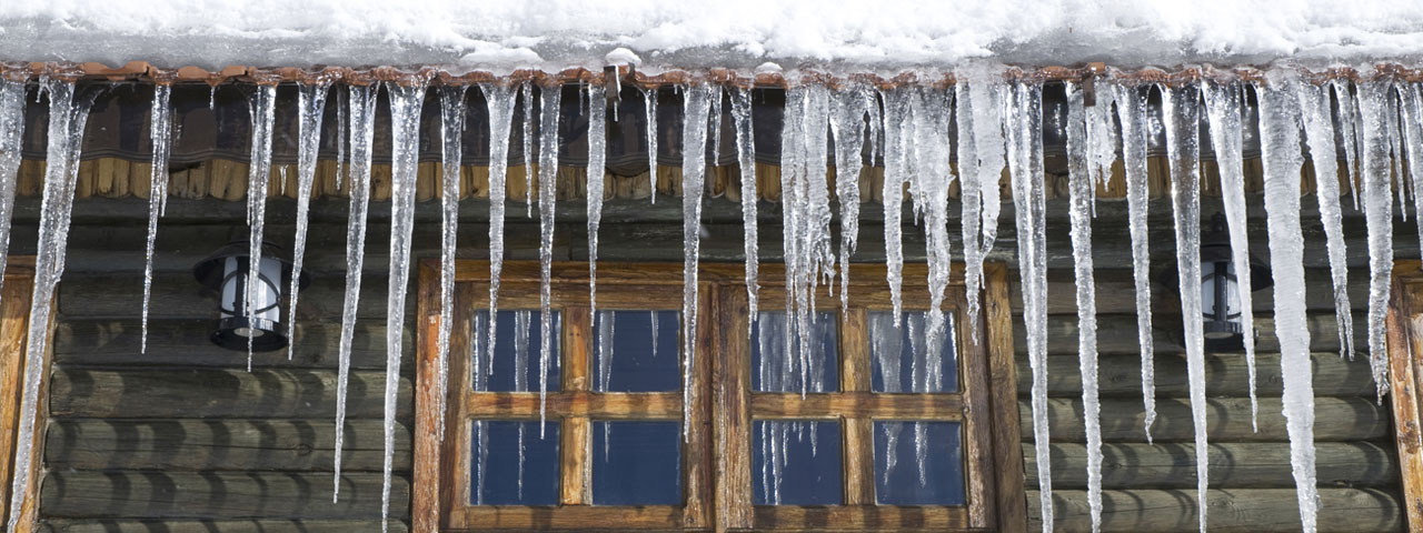 Spray foam prevents ice dams by providing proper insulation in Honolulu attic spaces Spray foam prevents ice dams by providing proper insulation in Honolulu attic spaces